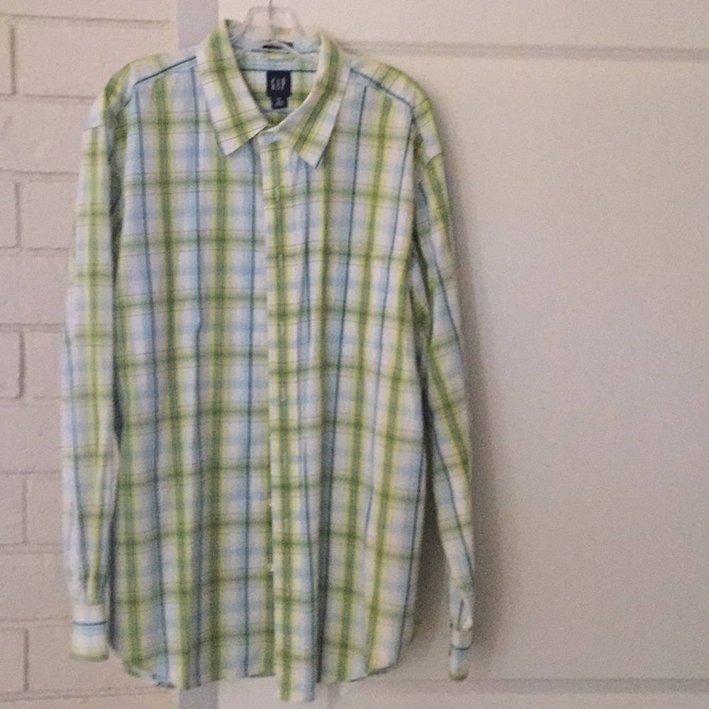 Classic fit plaid shirt